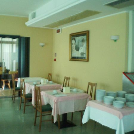 Hotel La Perla Roseto Degli Abruzzi Luaran gambar
