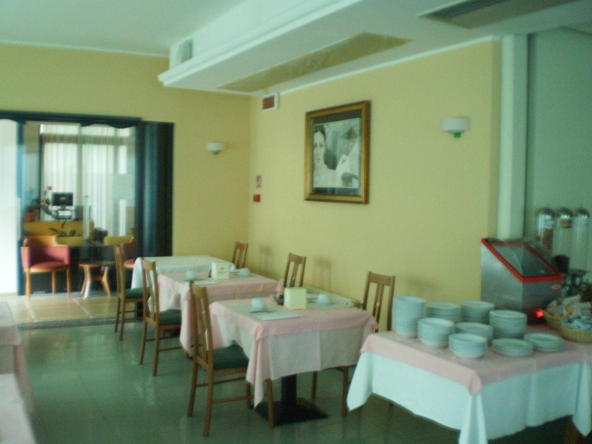 Hotel La Perla Roseto Degli Abruzzi Luaran gambar