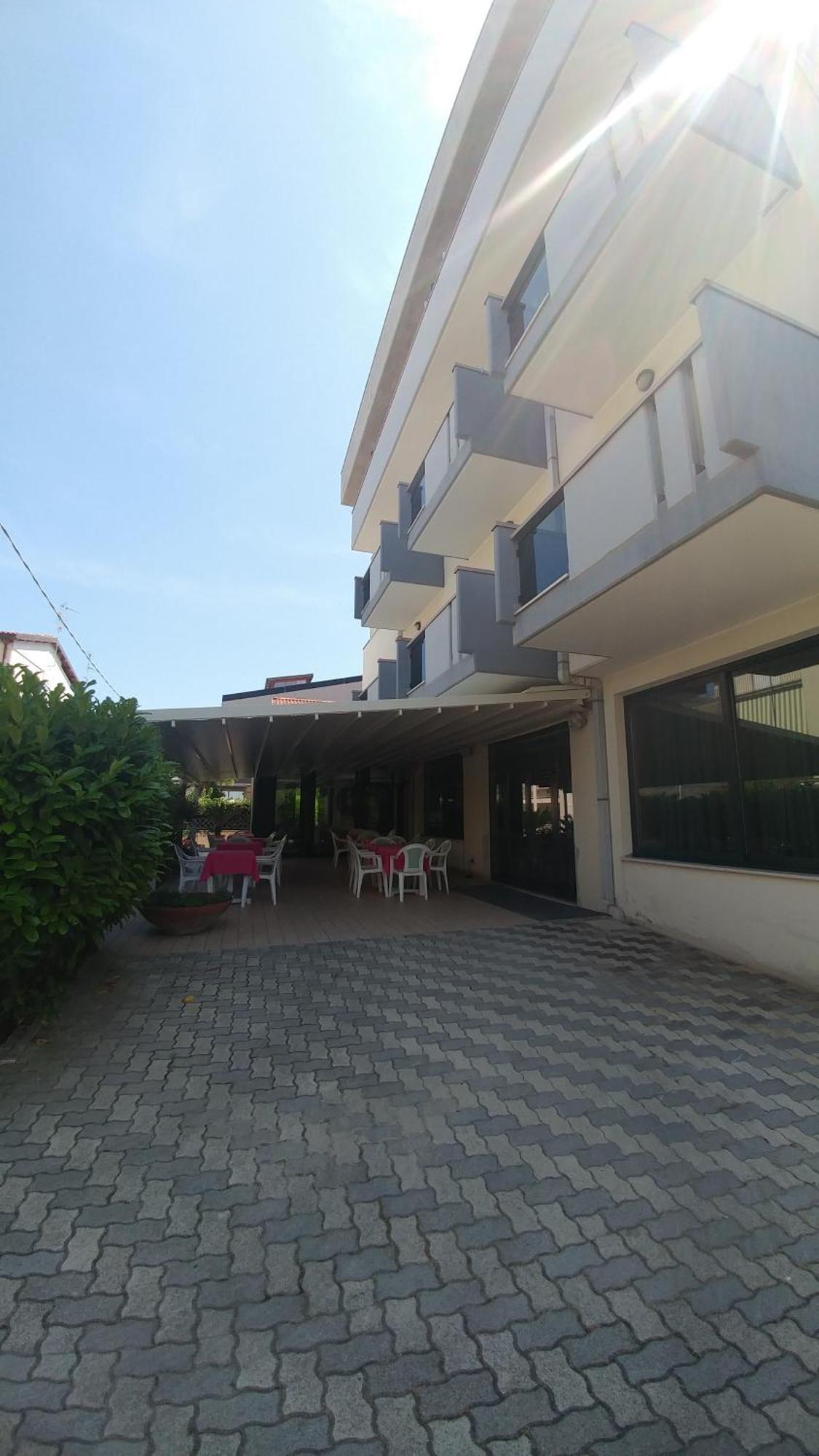 Hotel La Perla Roseto Degli Abruzzi Luaran gambar