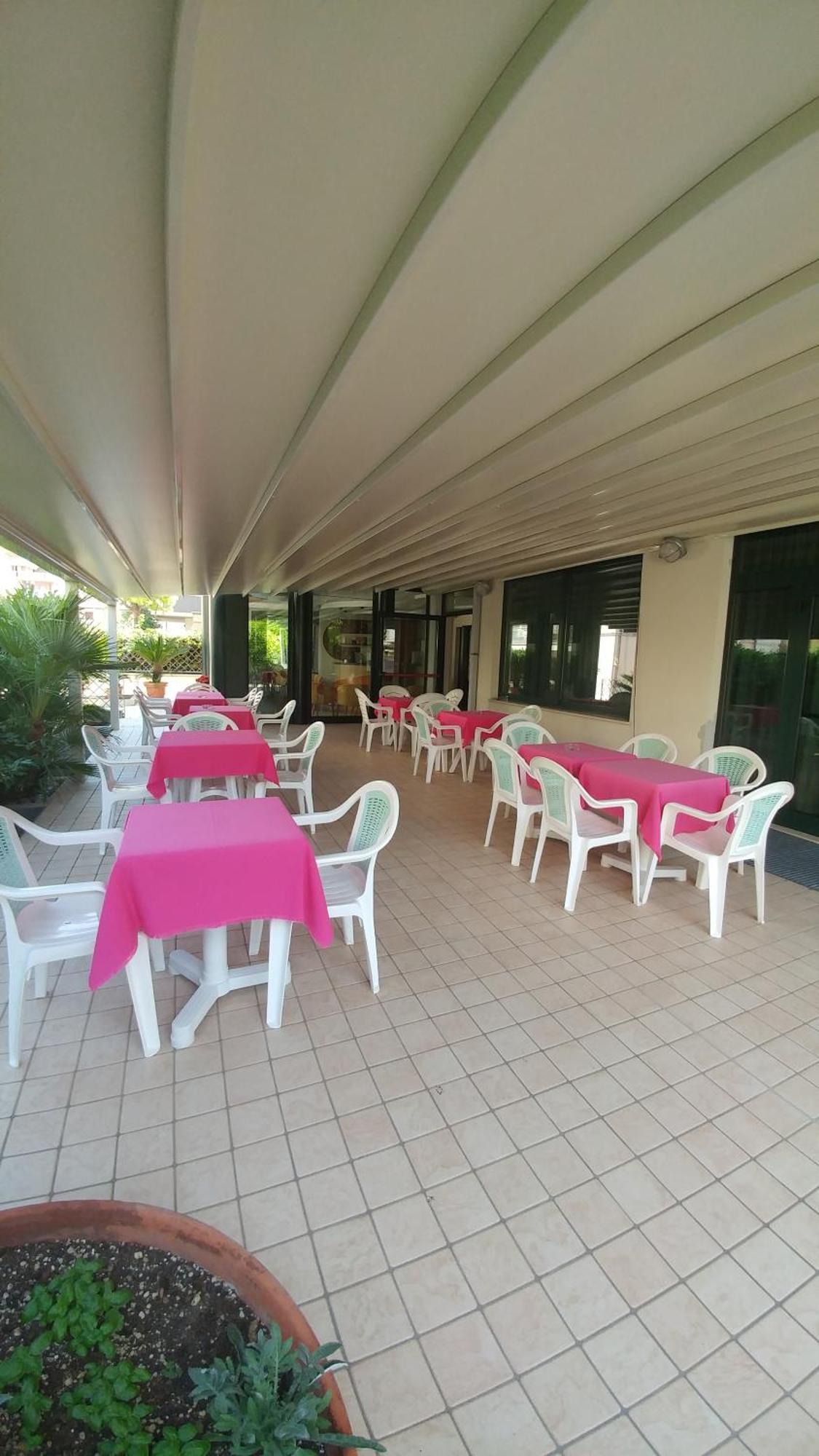 Hotel La Perla Roseto Degli Abruzzi Luaran gambar