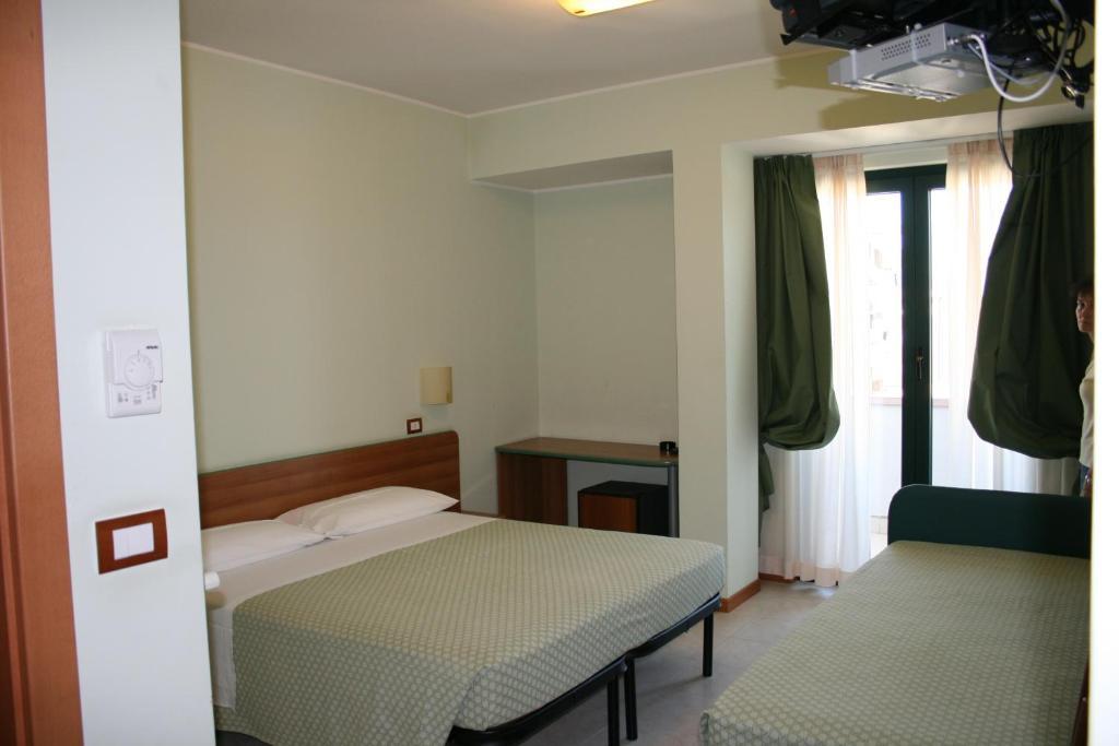 Hotel La Perla Roseto Degli Abruzzi Bilik gambar