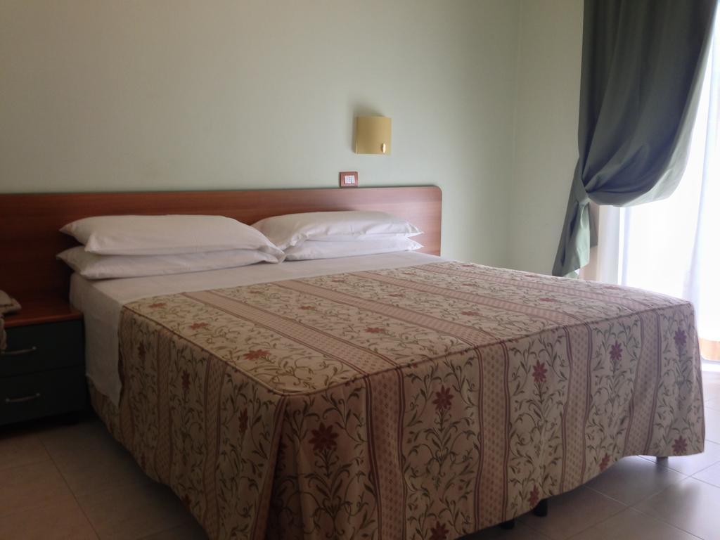 Hotel La Perla Roseto Degli Abruzzi Luaran gambar