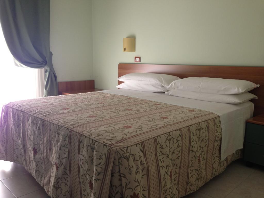 Hotel La Perla Roseto Degli Abruzzi Luaran gambar