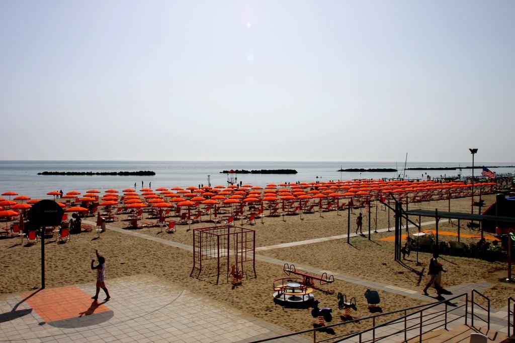 Hotel La Perla Roseto Degli Abruzzi Luaran gambar
